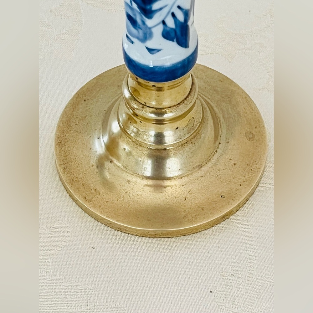 Chinoiserie Blue & White Porcelain and Solid Brass Pair Of Candlesticks - Picture 12 of 15